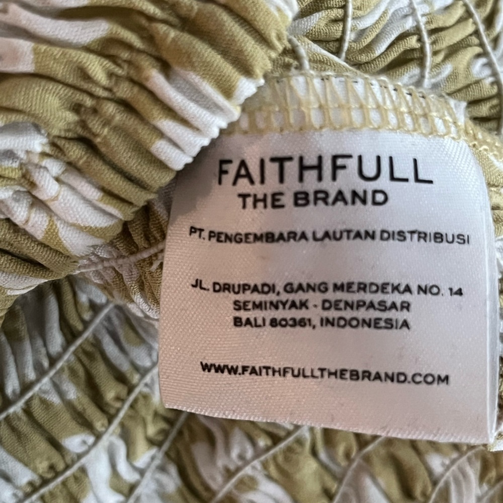 FAITHFULL the BRAND luxury crop Floral Off-Shoulder Top size small 🌼🌼 - Picture 4 of 4